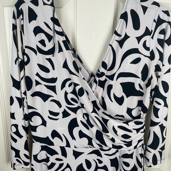 Karin Stevens Patterned Faux Wrap Dress Size 12 - Picture 4 of 8